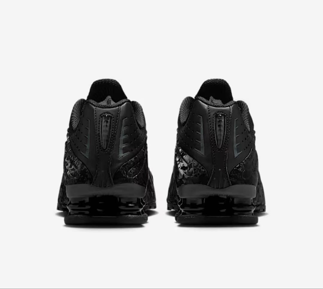 靴 Nike Wmns Shox R4 Black FloralDark Smoke