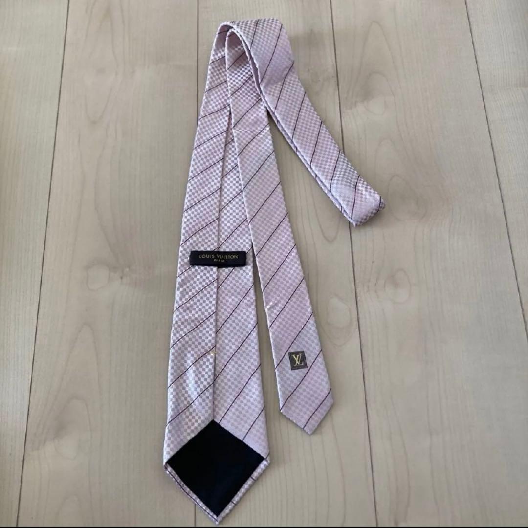 新品未使用　ルイヴィトン　Louis Vuitton ネクタイ　ピンク　紙袋付き