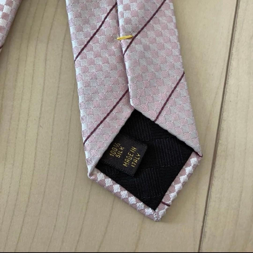 新品未使用　ルイヴィトン　Louis Vuitton ネクタイ　ピンク　紙袋付き