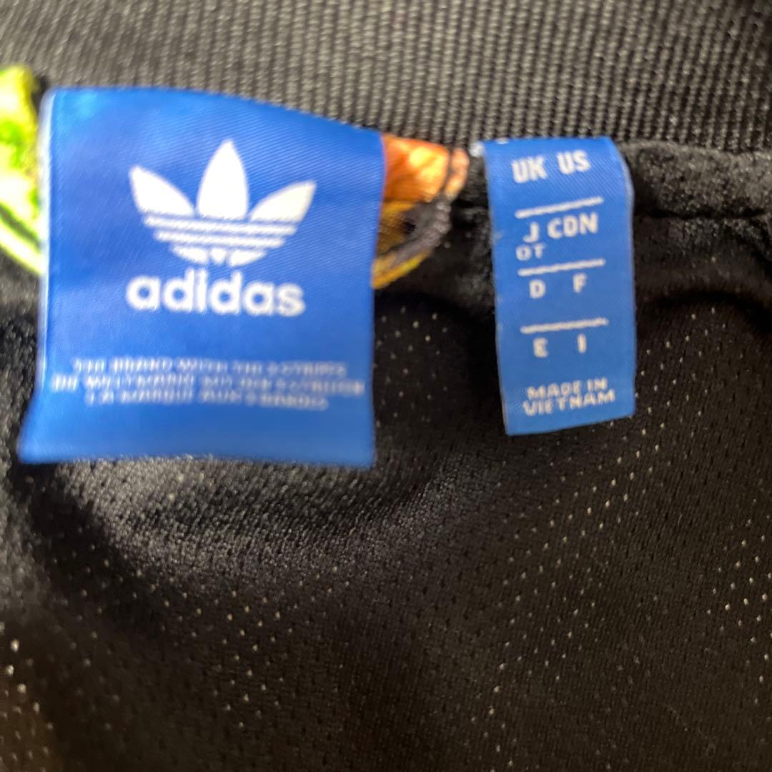 adidas カラフル鳥プリント ジャージセット