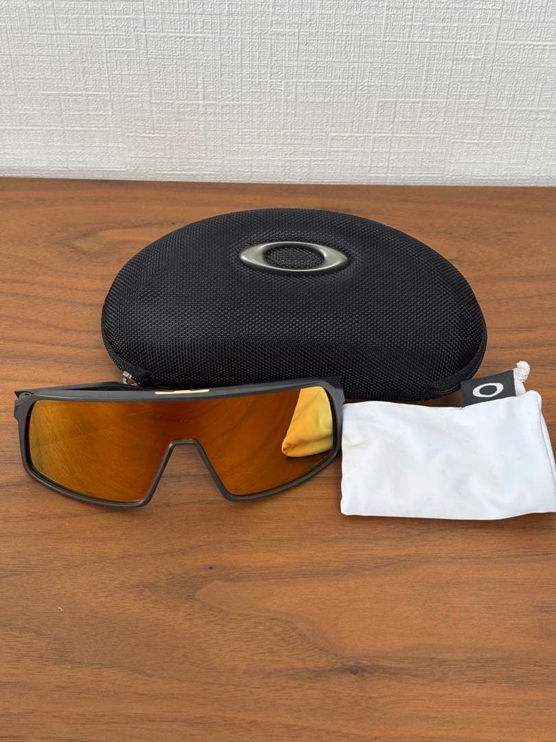 【美品】OAKLEY SUTRO