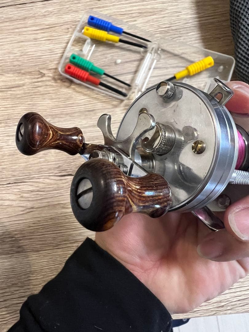 五十鈴工業 BC421 左巻き 渓流 ベイトリール