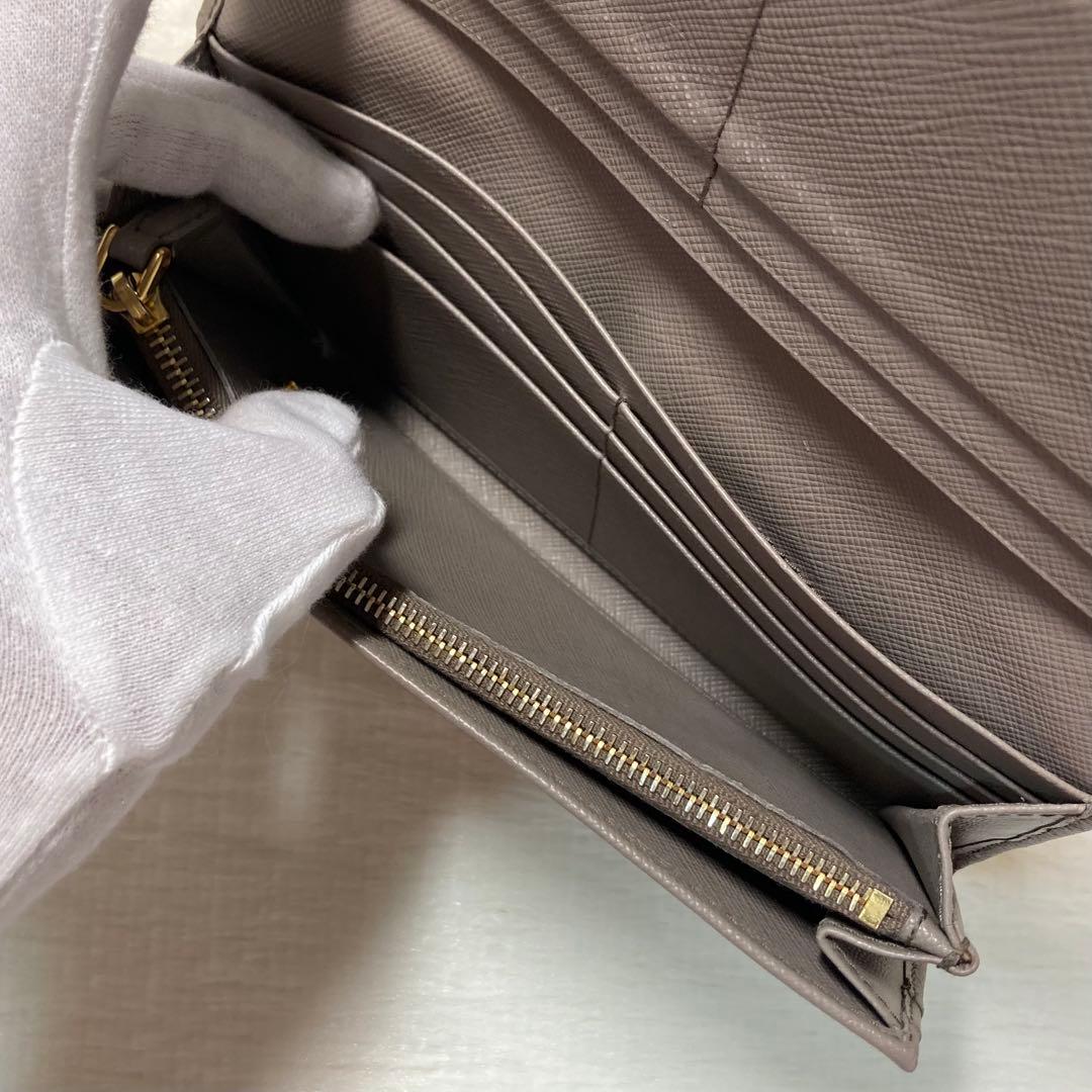 早い者勝ち　PRADA プラダ　二つ折り　長財布　グレー　ベージュ　即完売