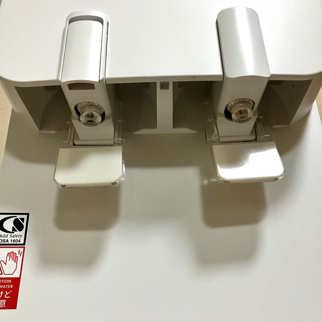 ウォーターサーバー　プレミアムウォーター　famfit 白