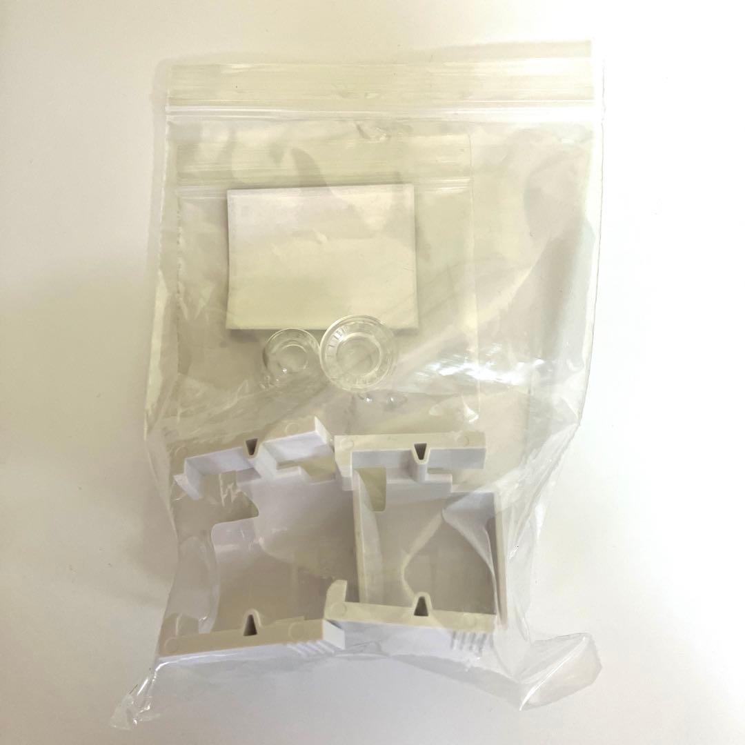 ウォーターサーバー　プレミアムウォーター　famfit 白