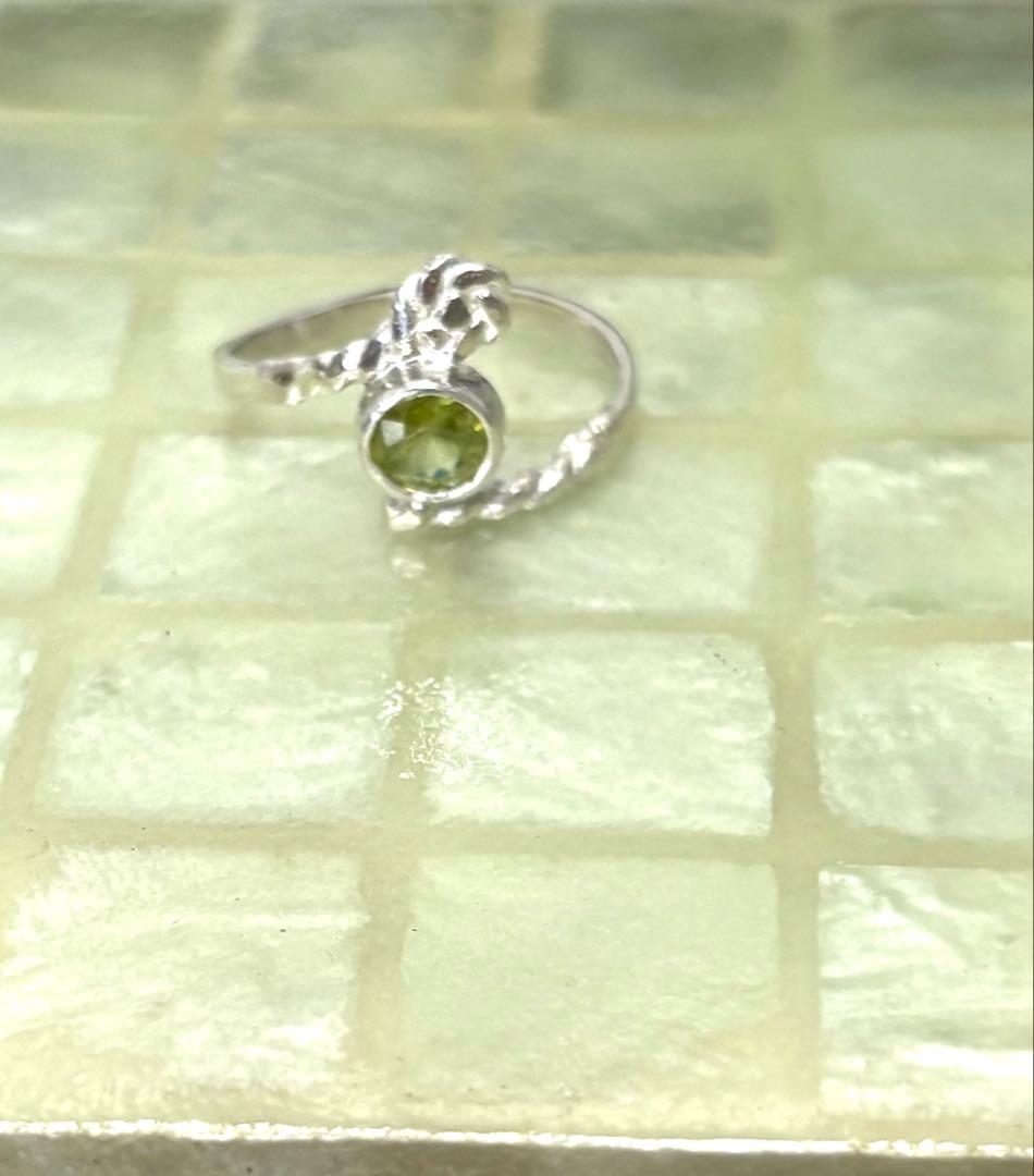 スフェーンのリング