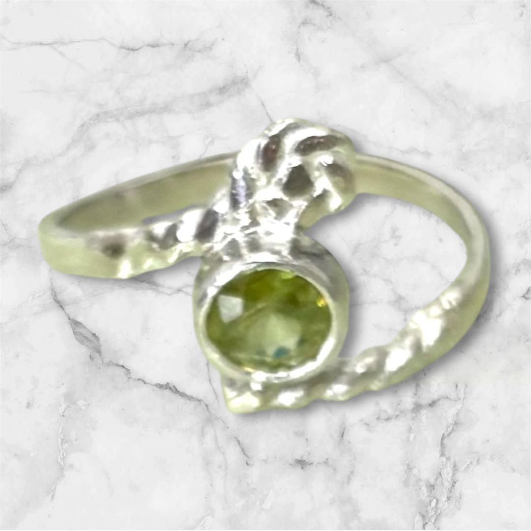 スフェーンのリング