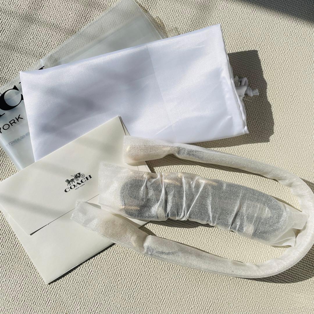 タグ切れ 新品 Coach ローレル ショルダー バッグ CR148