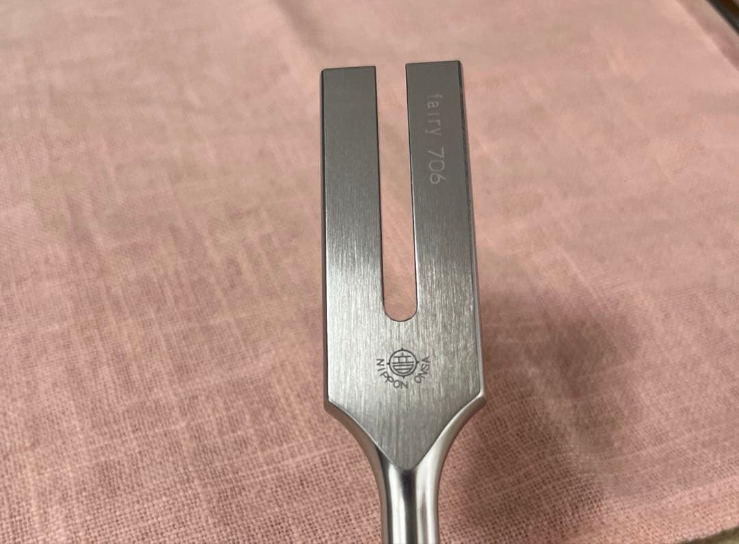 マドモアゼル愛　2964Hzチューナー 雫石付き