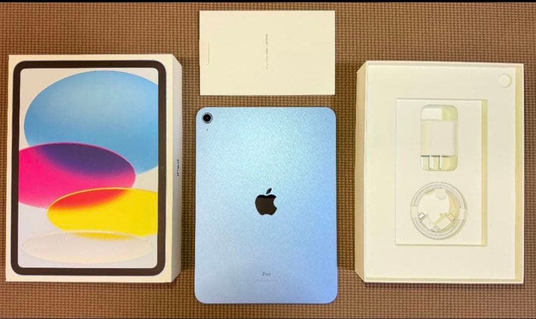 【美品】iPad 第10世代 10.9インチ 64GB ブルー　箱・付属品つき