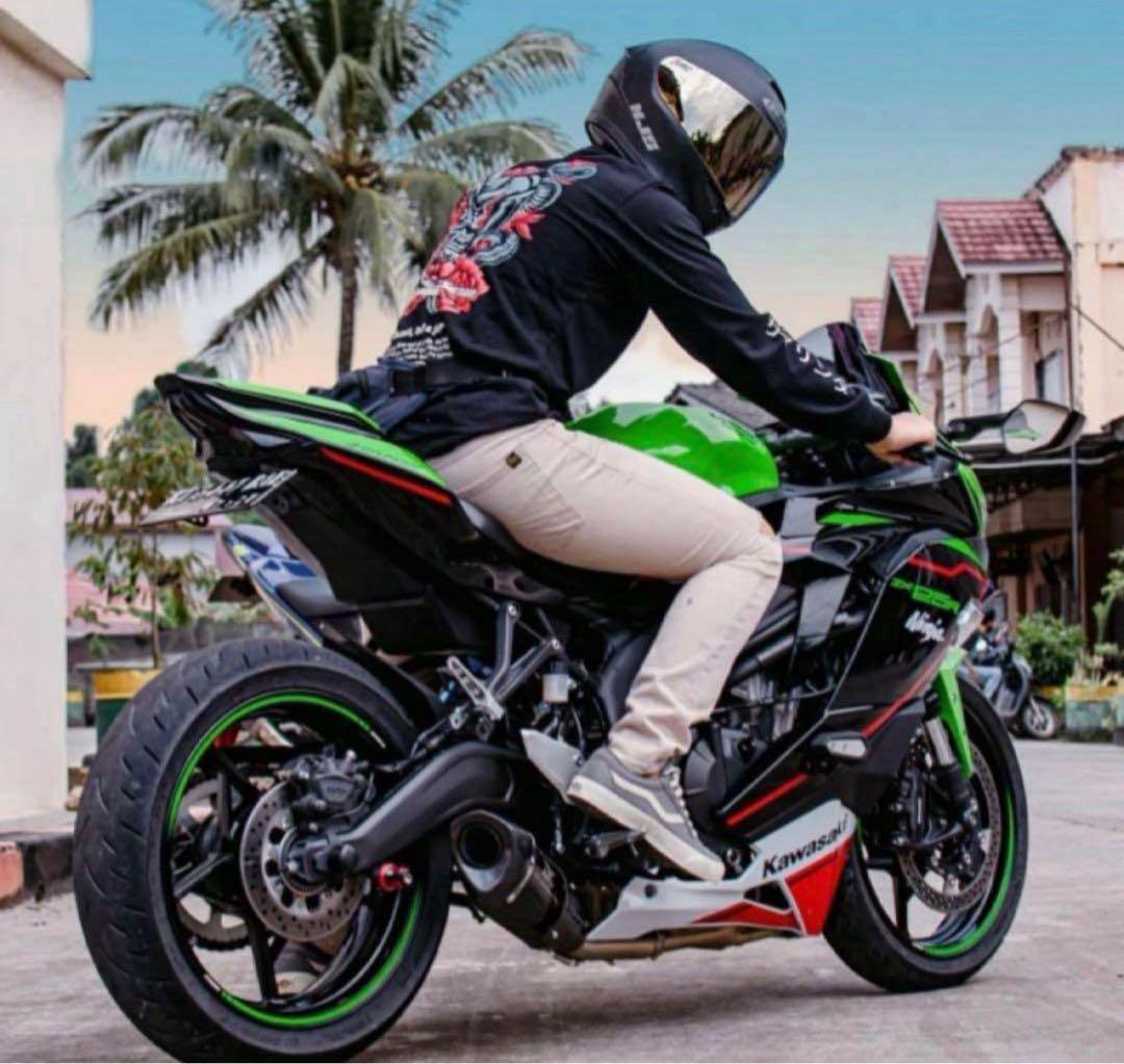 ZX25R/ZX4R/ZX4RRマフラー　DX GENERATION