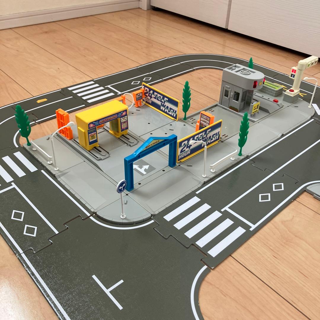 トミカタウン 洗車場 交番 駐車場 信号機×2 歩道橋 つながる道路