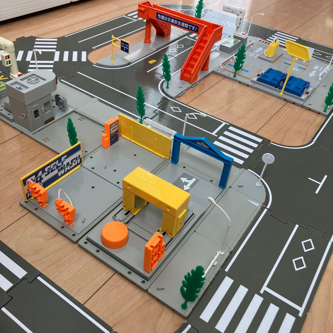 トミカタウン 洗車場 交番 駐車場 信号機×2 歩道橋 つながる道路