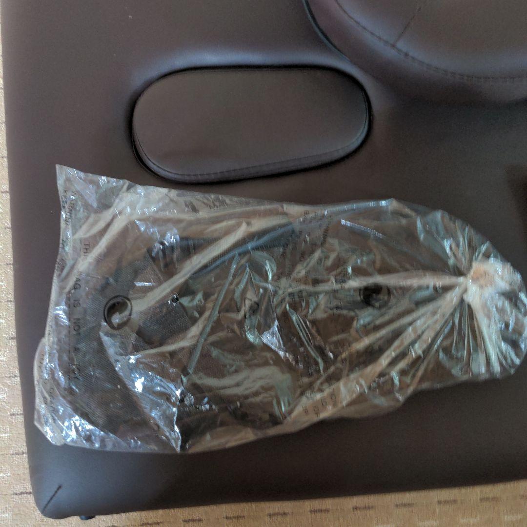 エステ マッサージ折りたたみベッド新品　ヘッドレスト　アーム付き