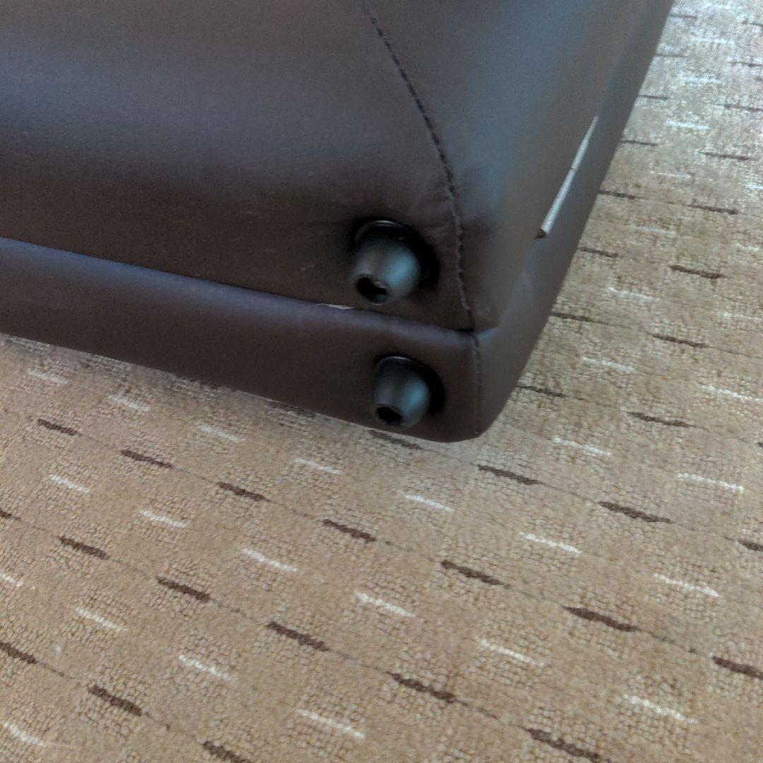 エステ マッサージ折りたたみベッド新品　ヘッドレスト　アーム付き