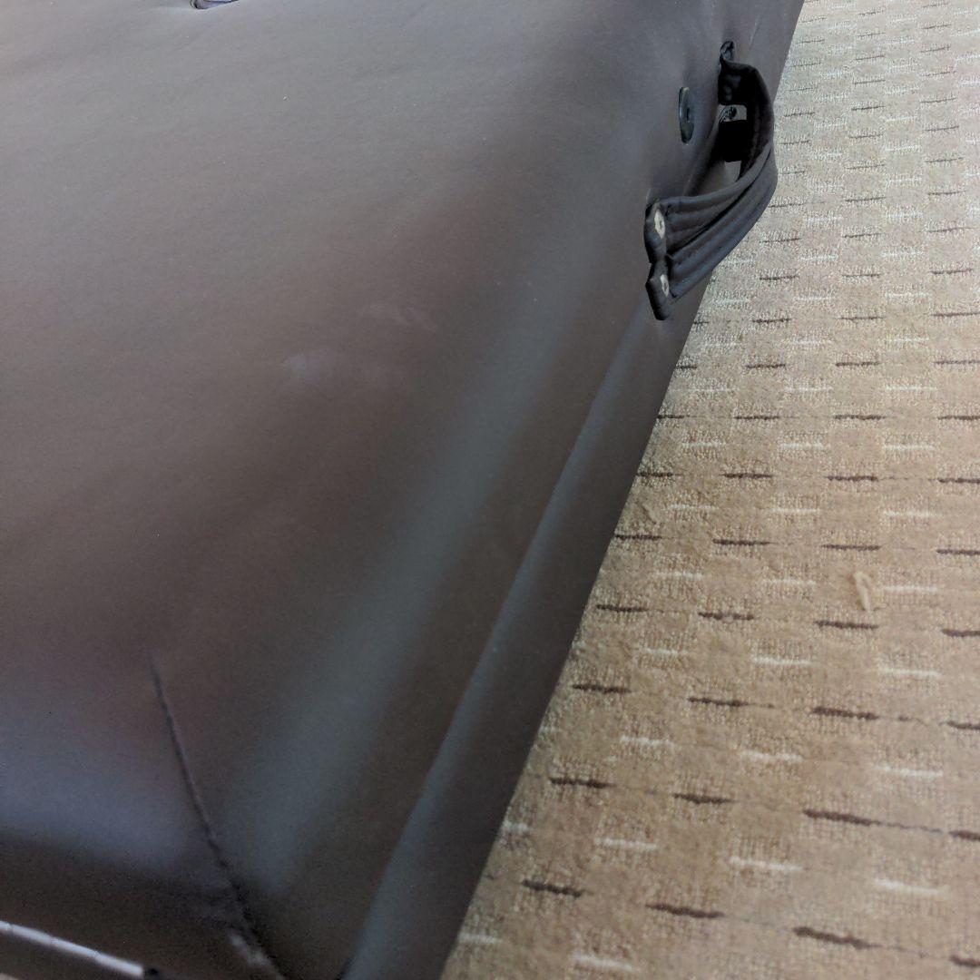 エステ マッサージ折りたたみベッド新品　ヘッドレスト　アーム付き