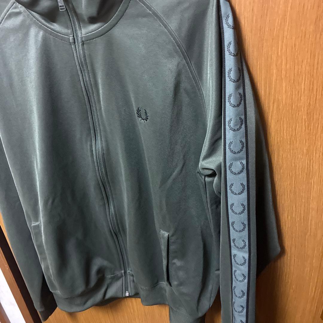 Fred Perry グレー ジップアップジャケット