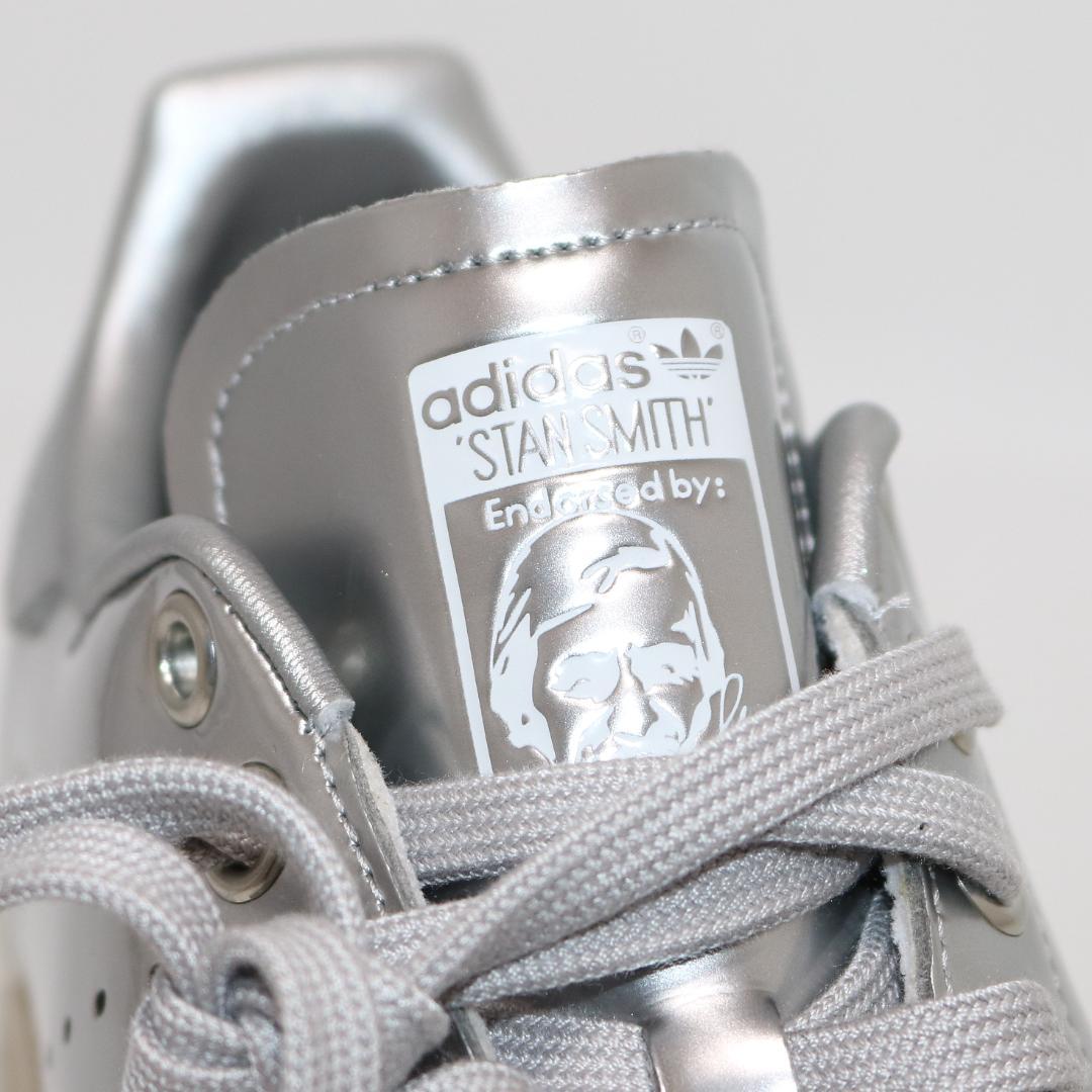 【極美品】アディダス スタンスミス シルバー スニーカー FV4300