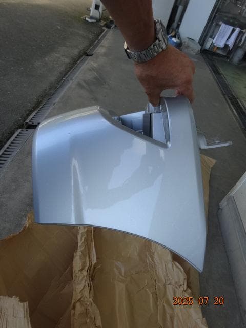 シルバー バンパーカバー