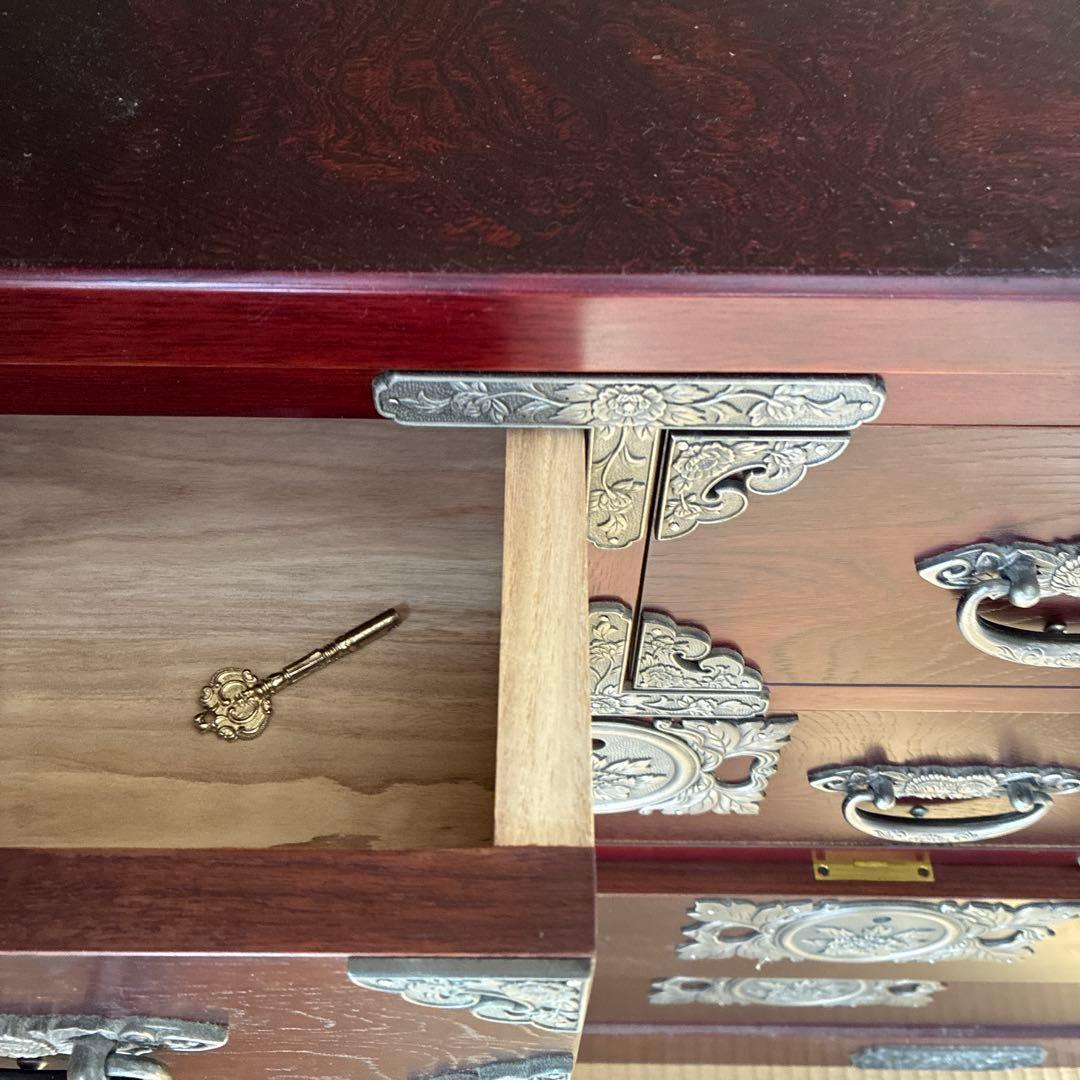 和風赤茶色木製箪笥　鍵付