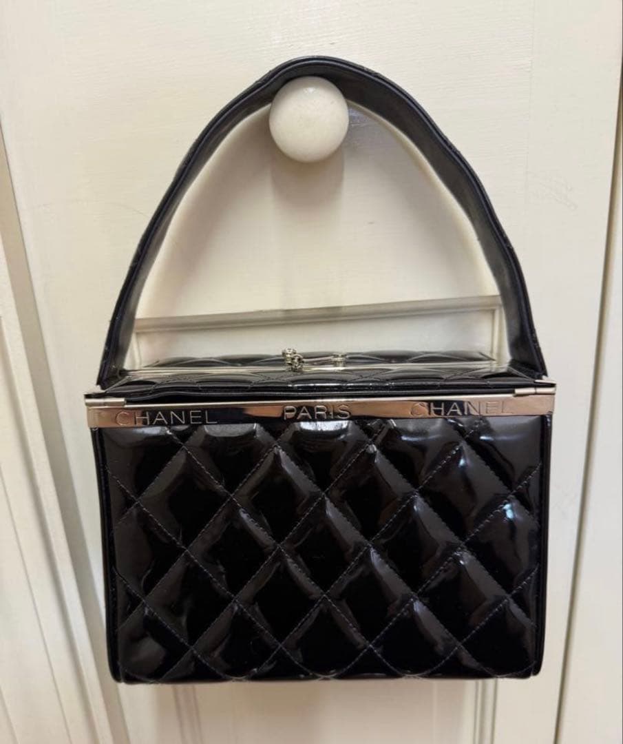 ヴィンテージ　CHANEL パーティーバッグ　エナメル　ブラック
