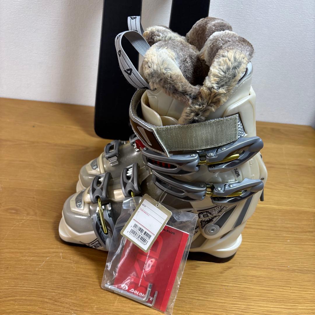 未使用　新品　レディーススキーセット　Volkl 156cm　24-24.5cm