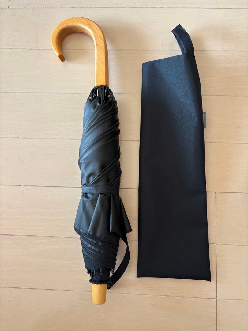 サンバリア100／折りたたみ日傘 2段折 黒