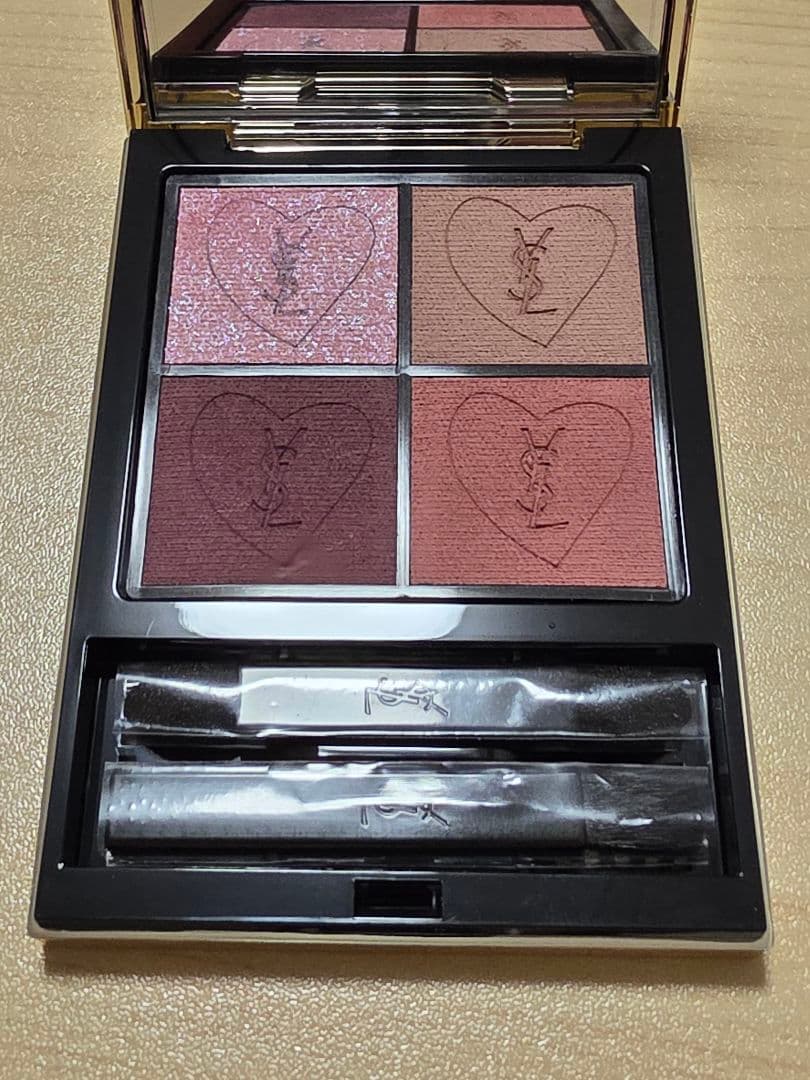 ☆新品未使用☆イヴサンローラン　クチュールミニクラッチ　2025春