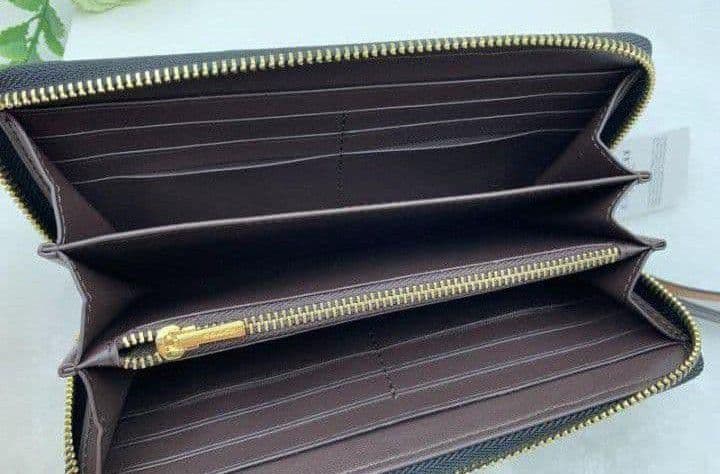 新品未使用コーチ長財布シグネチャーストラップ付きブラックレディースメンズ送料無料