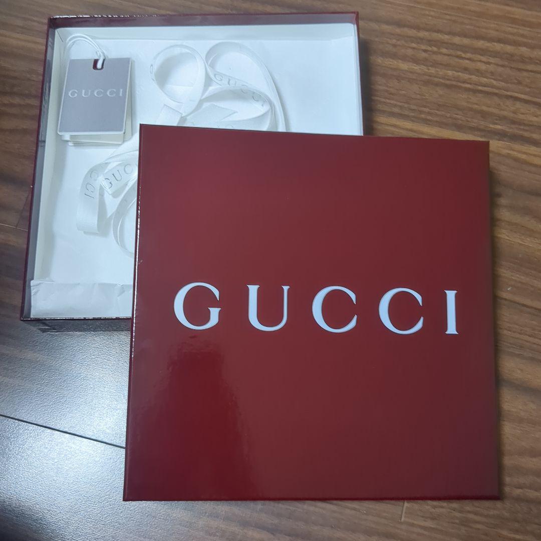 白*ぎ様 GUCCI ベージュ ニット帽