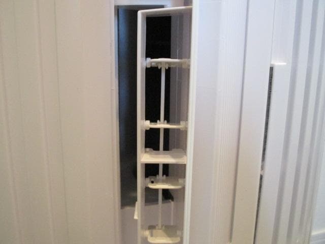 美品　トヨトミ　窓用エアコン　低騒音モデル　TIW-A1624 　2024年製