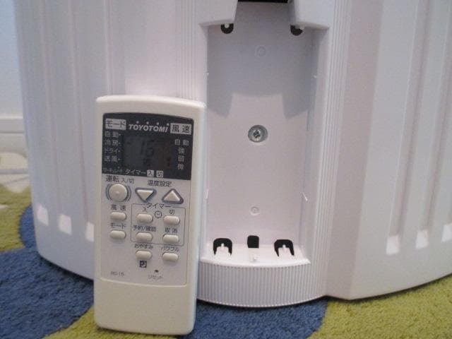 美品　トヨトミ　窓用エアコン　低騒音モデル　TIW-A1624 　2024年製