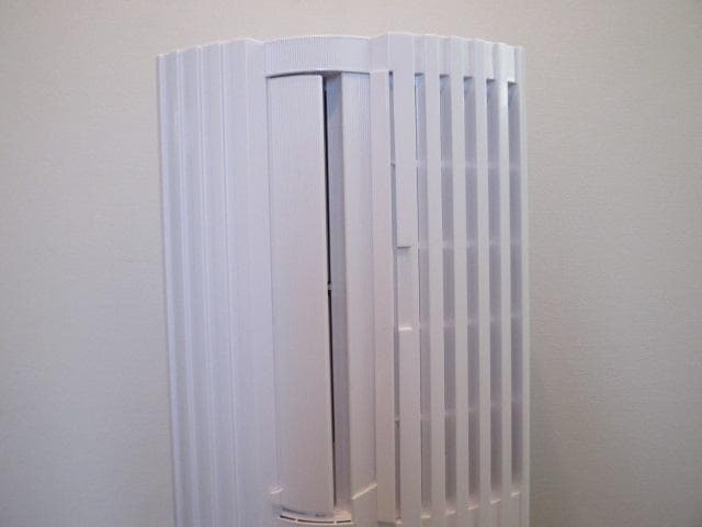 美品　トヨトミ　窓用エアコン　低騒音モデル　TIW-A1624 　2024年製