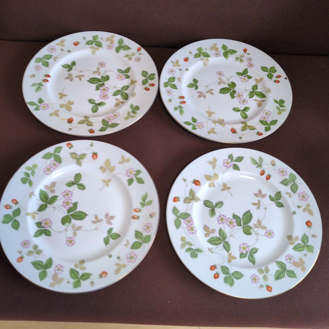 ウェッジウッドいちごと花の模様 陶磁器皿 4枚セット