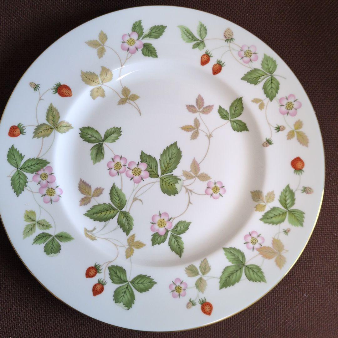 ウェッジウッドいちごと花の模様 陶磁器皿 4枚セット