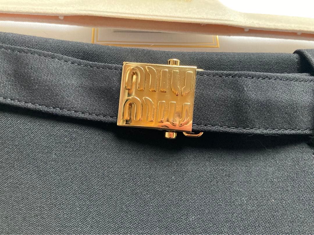 Miu Miu ロゴプレート ミニスカート ブラック 美品