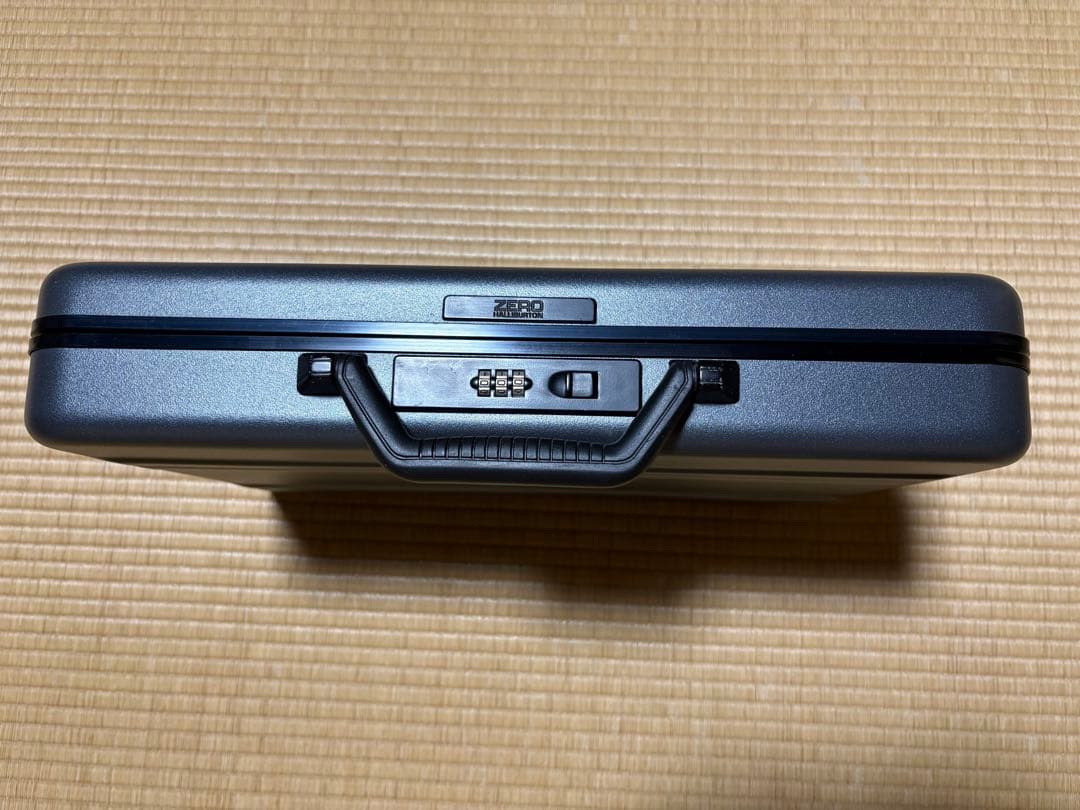 ゼロハリバートン アタッシュケース　ガンメタ　美品　送料込み