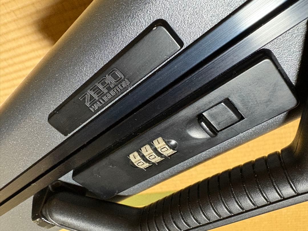 ゼロハリバートン アタッシュケース　ガンメタ　美品　送料込み