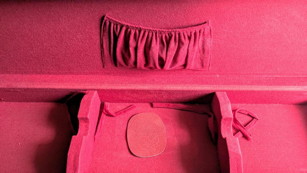 高品質の三味線と付属品