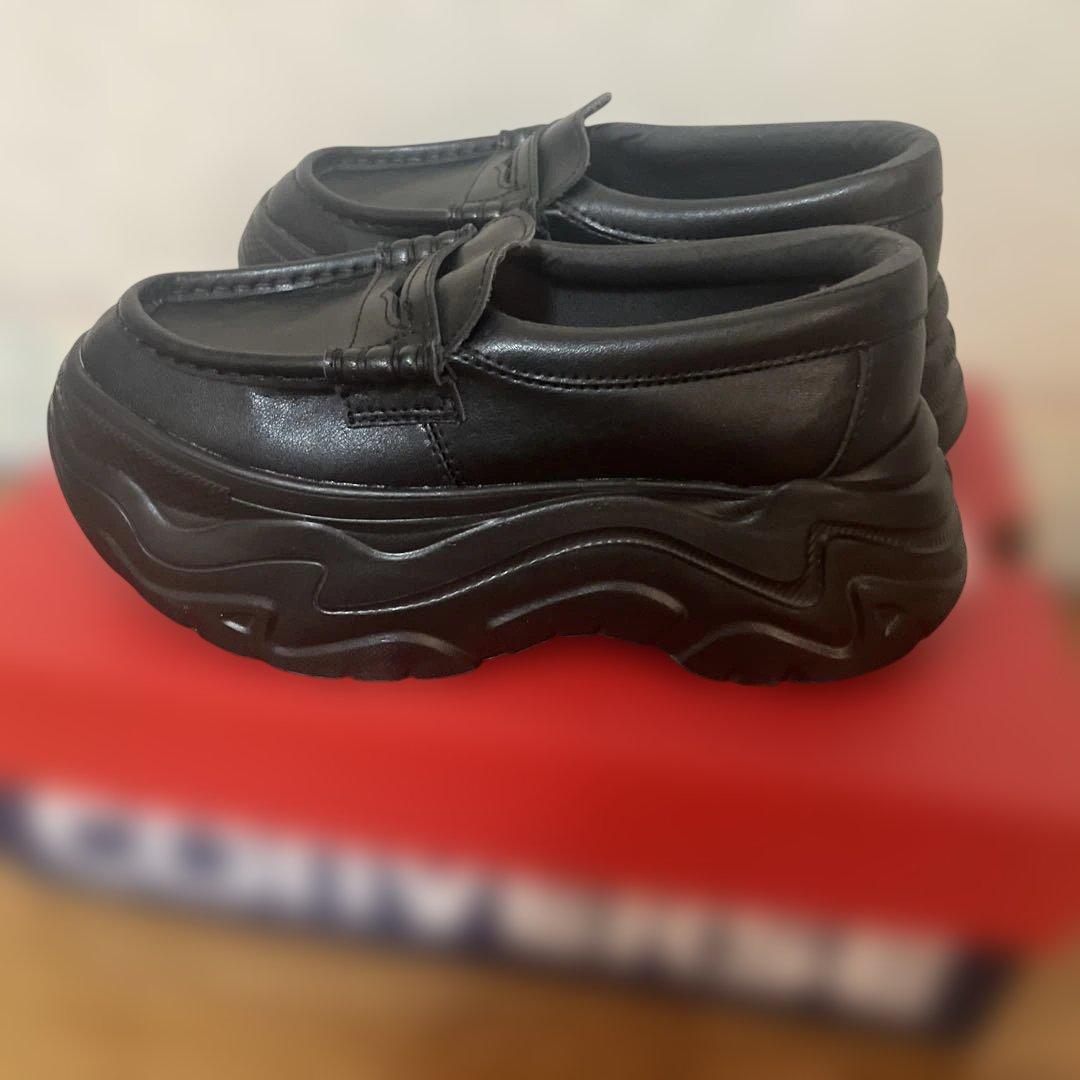 コンバース　人気　厚底　正規品　２３.５㎝　新品