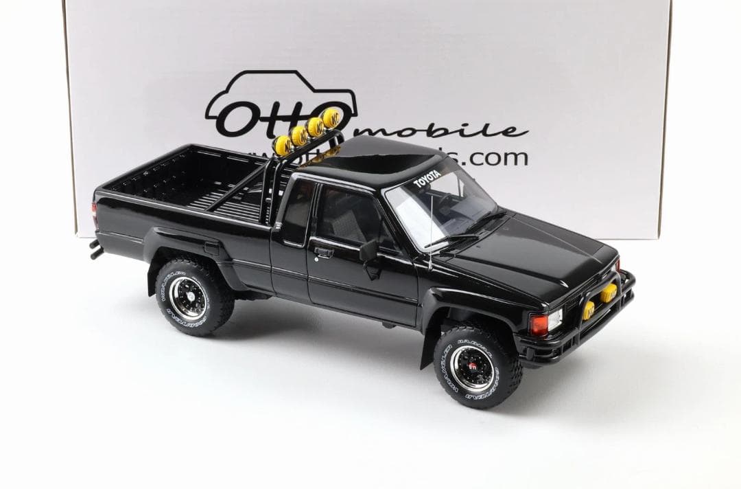 Shindy37101/18 トヨタ ハイラックス SR5 ブラック