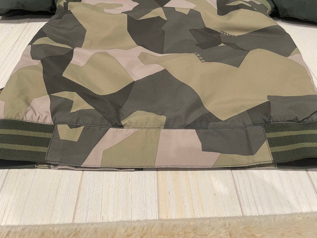 バートン（BURTON）キッズ　スキー・スノボウェア上下セット Sサイズ　120