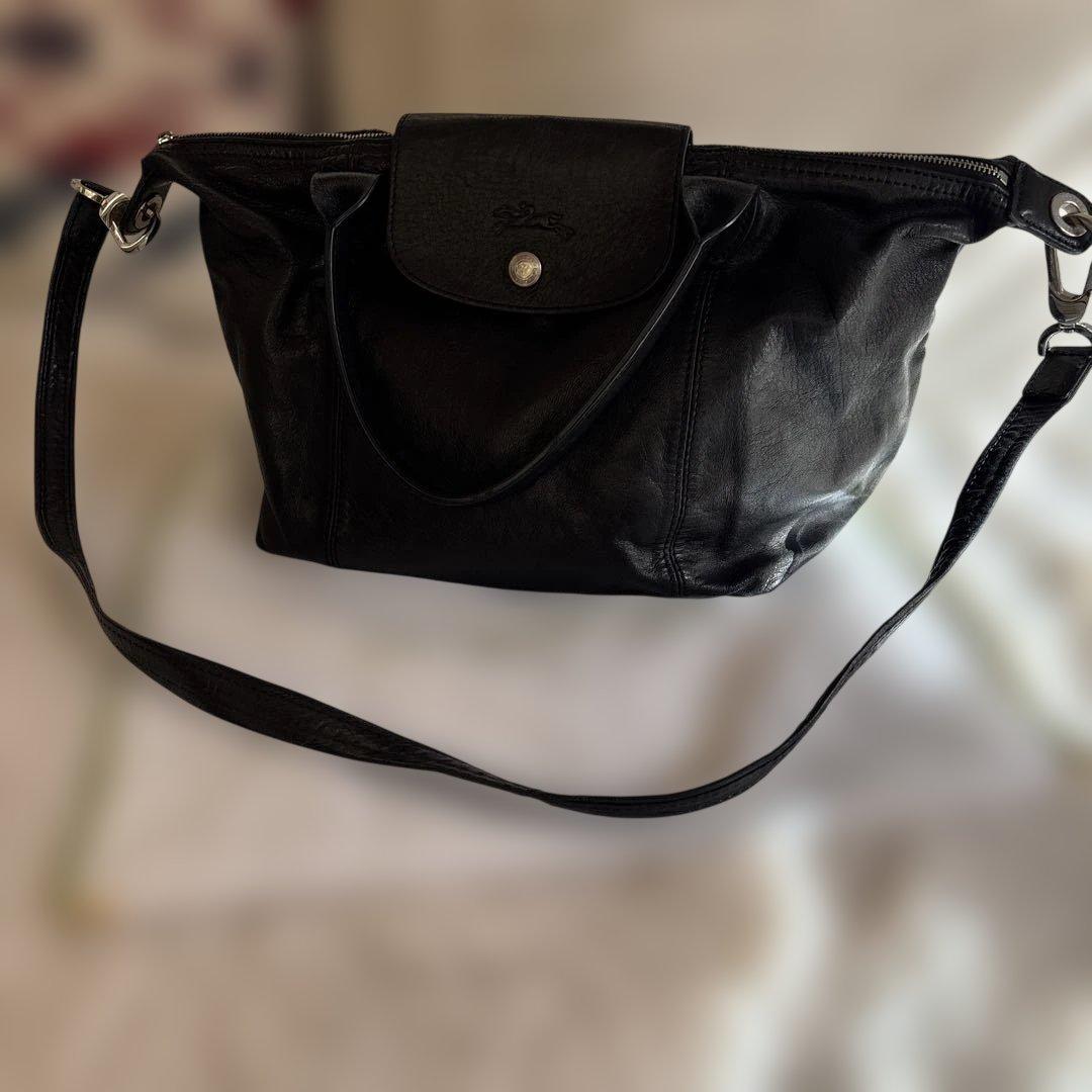 Longchampロンシャン　レザー　ショルダーバック　ブラック