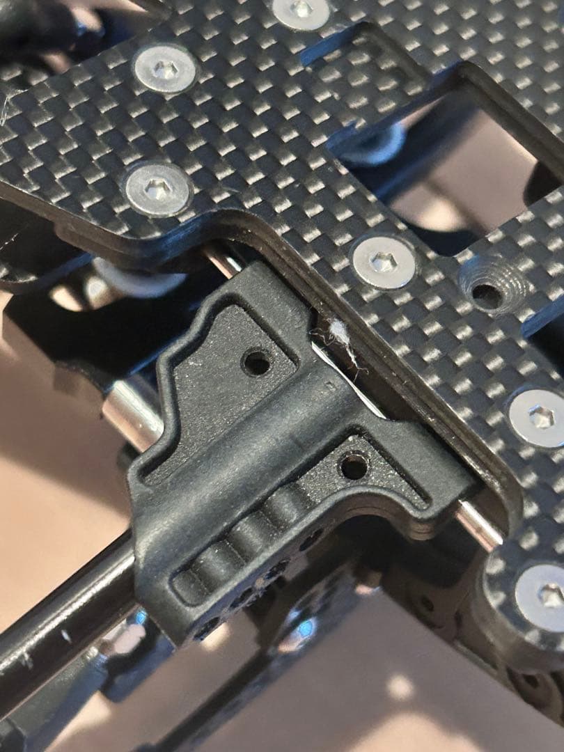 GRKカーボンシャーシ