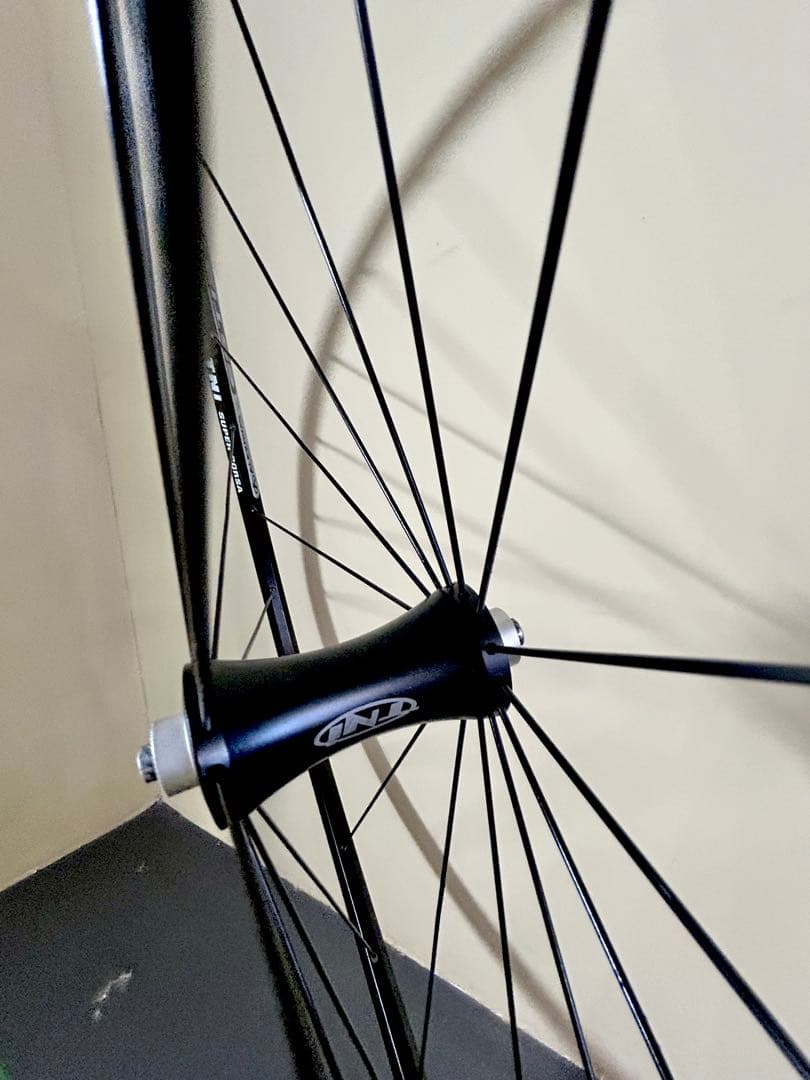 【TNI ハブ&リムの軽量ホイール（前輪）】重量0.77kg