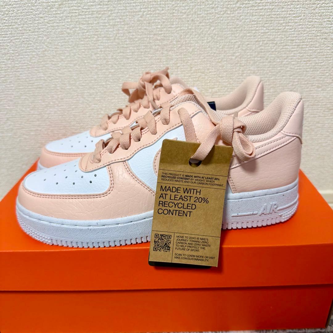 もんちゃん【新品】ナイキ スニーカー エアフォース1 DV3808-111