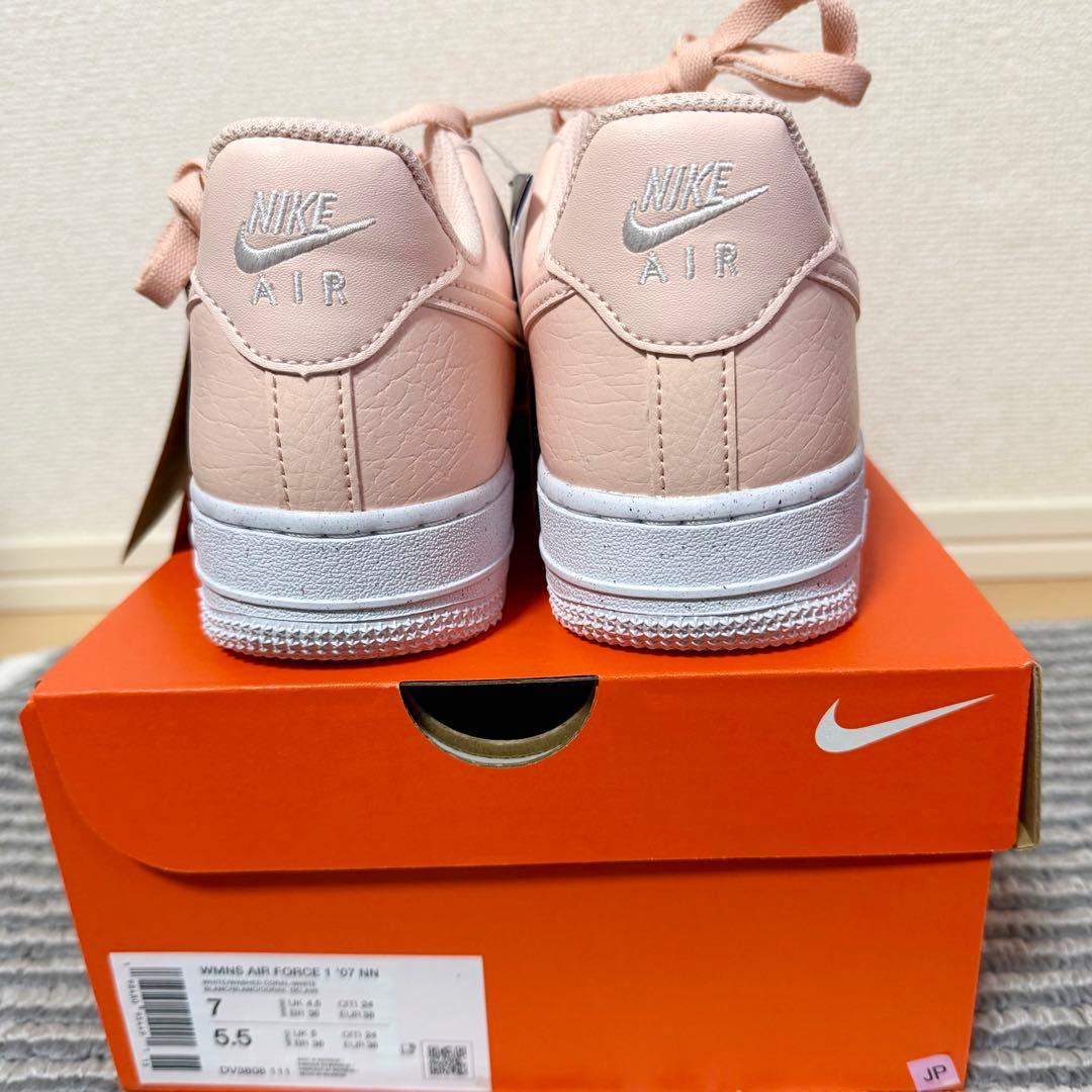 もんちゃん【新品】ナイキ スニーカー エアフォース1 DV3808-111
