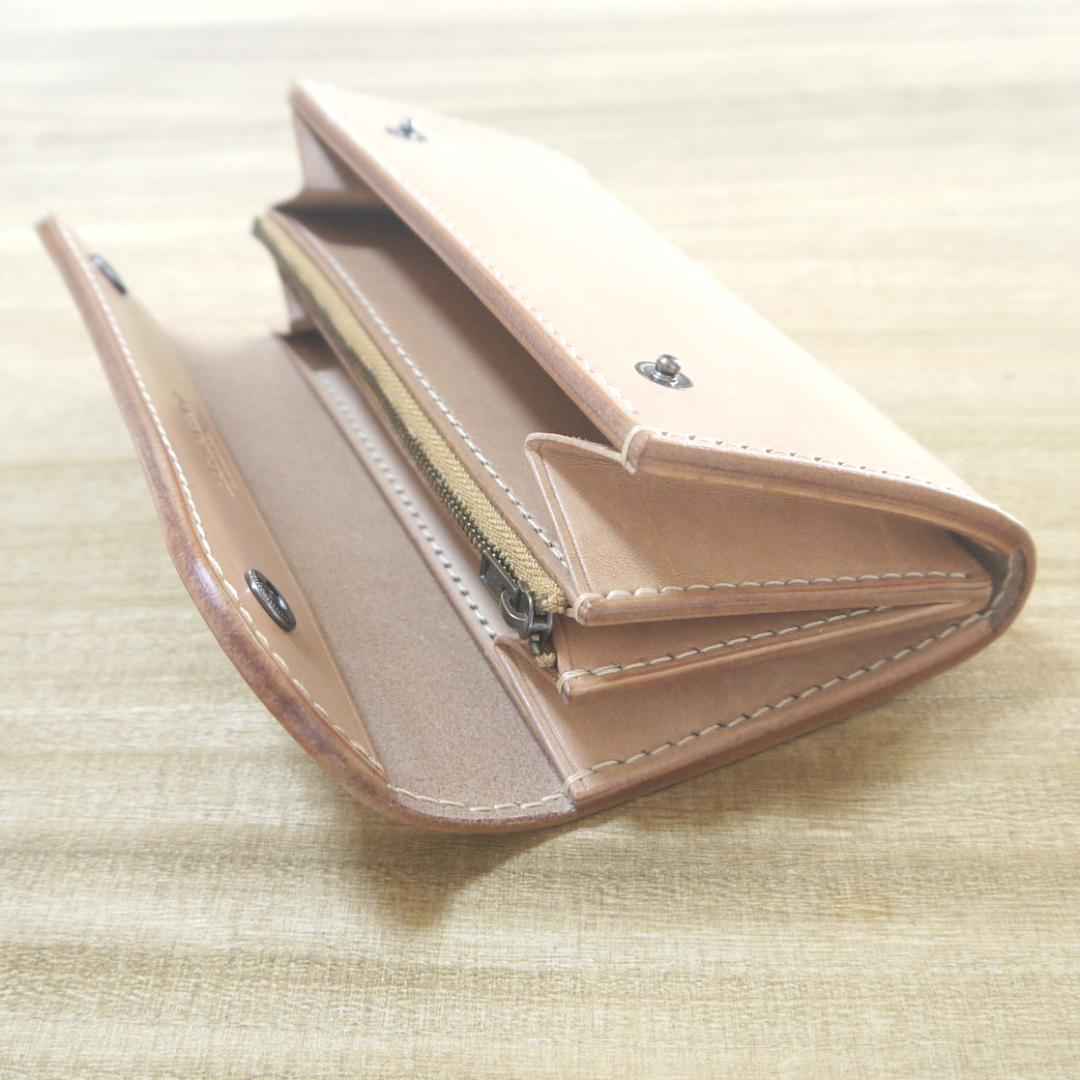 ヌメ革　栃木レザー　サドルレザー　ロングウォレット　かぶせ　三つ折り　生成り