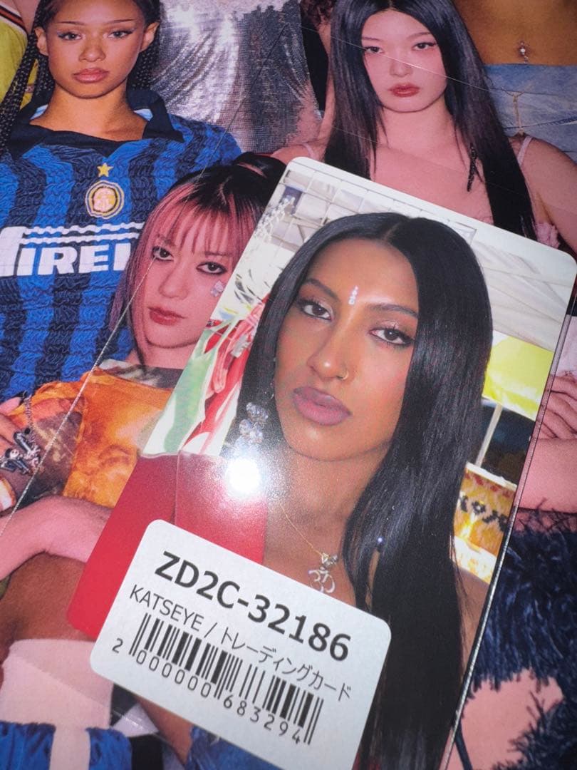 KATSEYE レコード 直筆サイン入りジャケ写 + ララ トレカ付き