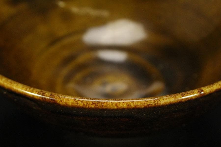 瀬戸名工 早梅亭 弘法善治(加藤善治)黄瀬戸茶碗 箱入(メ1297)